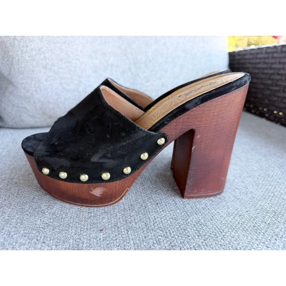 Qupid Platform Mules Womens 7.5 Black Good Studded Wood Block Heel Sandals